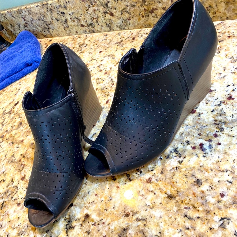 Journee Collectikn wedge, open toe booties.